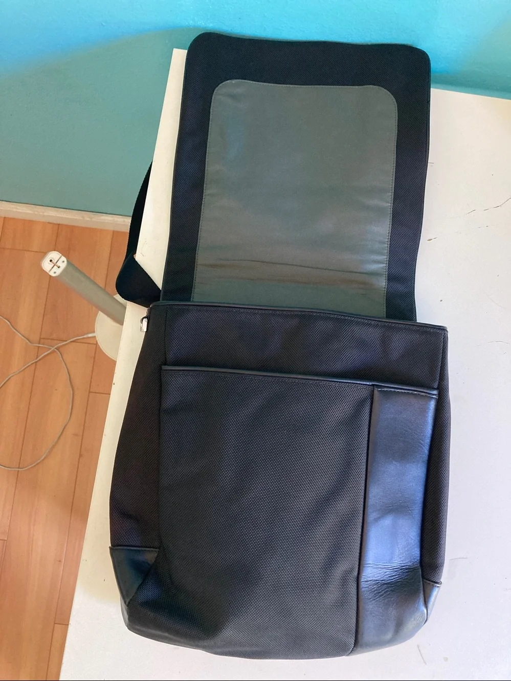 Tumi Alpha 3 LXT Messenger Crossbody Black Nylon & Leather Tech Laptop Bag